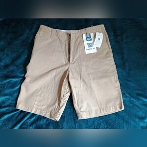 Dockers Perfect Shorts Khaki 32x10.5 Classic Fit 100% Cotton NWT